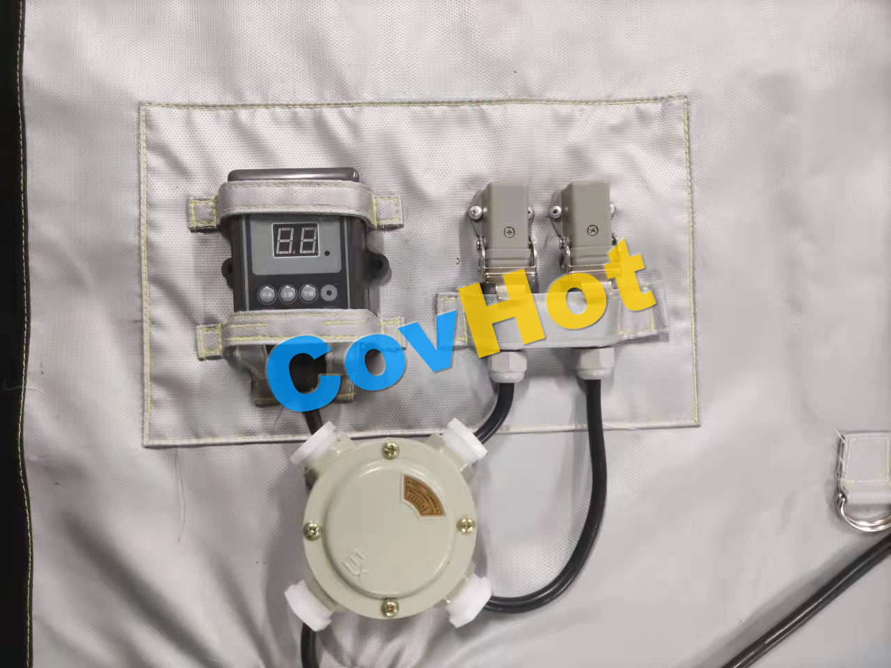電伴熱<a href=http://www.szyuhe.cn/e/tags/?tagname=%E4%BF%9D%E6%B8%A9%E5%A5%97 target=_blank class=infotextkey>保溫套</a>